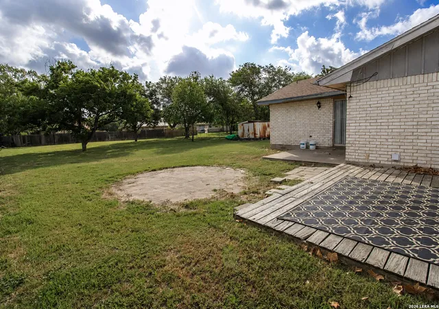 18th image of 606 N Berry St, Beeville, TX 78102 | MLS# 2008860