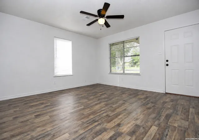 4th image of 606 N Berry St, Beeville, TX 78102 | MLS# 2008860