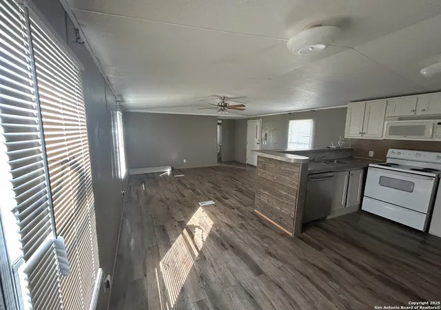 Photo 3 of Single family home for sale at 1242 Cologne Rd, Victoria, TX 77905 | MLS# 2008863 | Listing updated on 2026-08-25