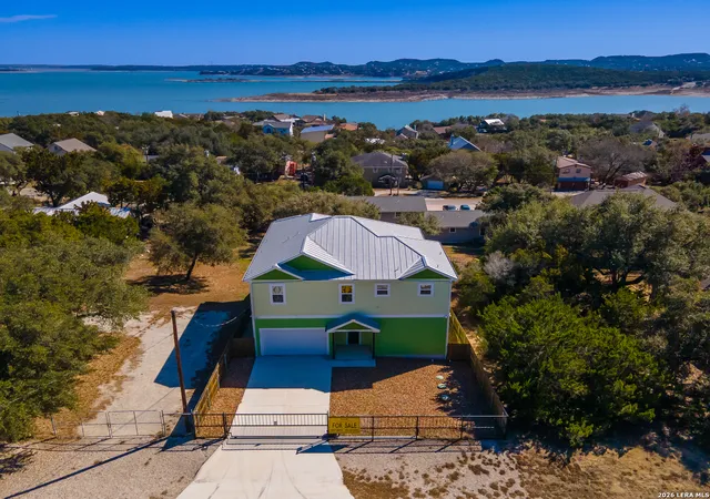 2nd image of 1385 Riviera Dr, Canyon Lake, TX 78133 | MLS# 2008867