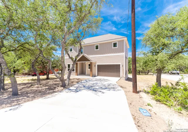 2nd image of 677 Circleview Dr, Canyon Lake, TX 78133 | MLS# 2008870