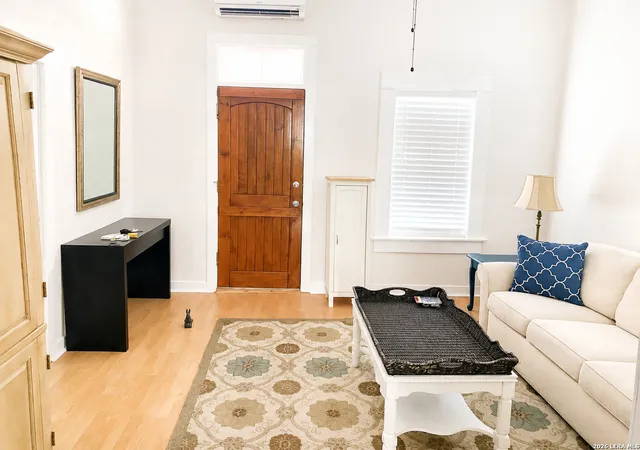 Photo 2 of Single family home for sale at 1009 Gillespie St, San Antonio, TX 78212 | MLS# 2008872 | Listing updated on 2026-09-20