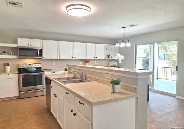 4th image of 3983 Trinity Trl, New Braunfels, TX 78132 | MLS# 2008877