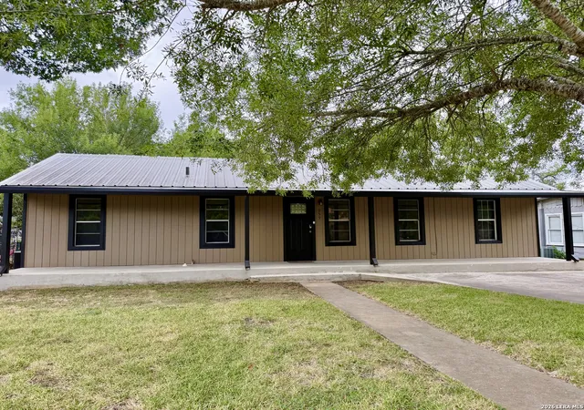 1st image of 959 E Ireland St, Seguin, TX 78155 | MLS# 2008883