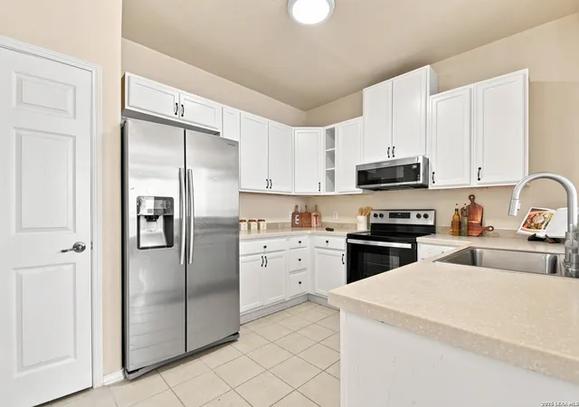 5th image of 121 Lark Hill, Floresville, TX 78114 | MLS# 2008887