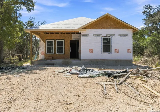 2nd image of 1301 Winding Creek Trl, Spring Branch, TX 78070 | MLS# 2008888