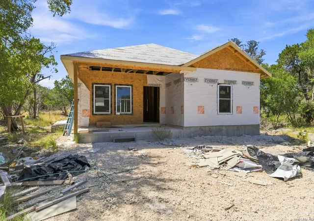 3rd image of 1301 Winding Creek Trl, Spring Branch, TX 78070 | MLS# 2008888