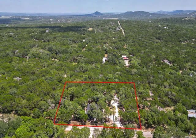 2nd image of 568 28th St W, Lakehills, TX 78063 | MLS# 2008900