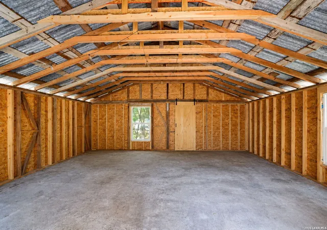 42nd image of 568 28th St W, Lakehills, TX 78063 | MLS# 2008900