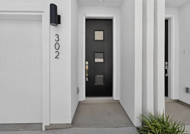 1st image of 1735 W Gramercy Pl #302, San Antonio, TX 78201 | MLS# 2008915