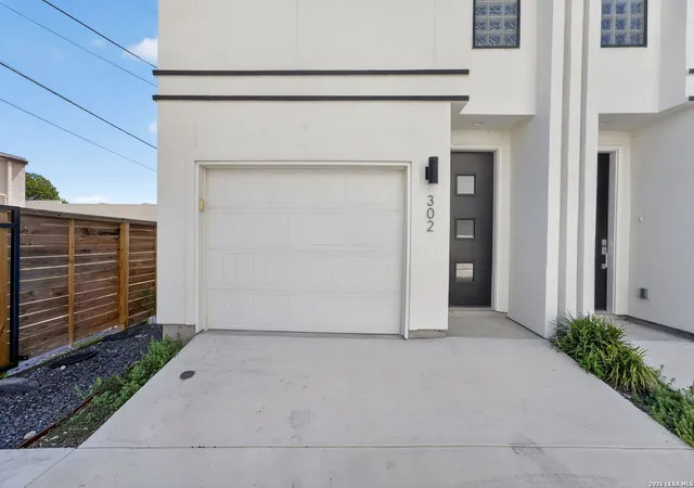 2nd image of 1735 W Gramercy Pl #302, San Antonio, TX 78201 | MLS# 2008915