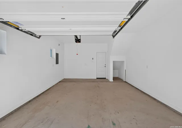 2nd image of 1735 W Gramercy Pl, San Antonio, TX 78201