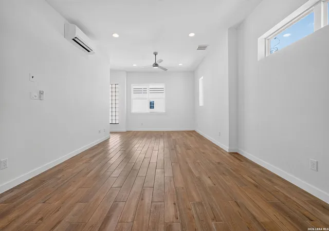 Photo 4 of Condo for sale at 1735 W Gramercy Pl #302, San Antonio, TX 78201 | MLS# 2008915 | Listing updated on 2026-08-25