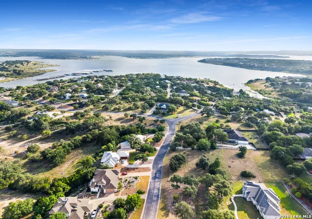 2nd image of 1104 Kings Cove Dr, Canyon Lake, TX 78133 | MLS# 2008921