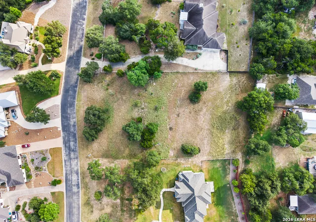 Photo 4 of Sale Pending at 1104 Kings Cove Dr, Canyon Lake, TX 78133 | MLS# 2008921 | Listing updated on 2026-09-29