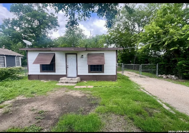 2nd image of 1514 Commercial Ave, San Antonio, TX 78221 | MLS# 2008923