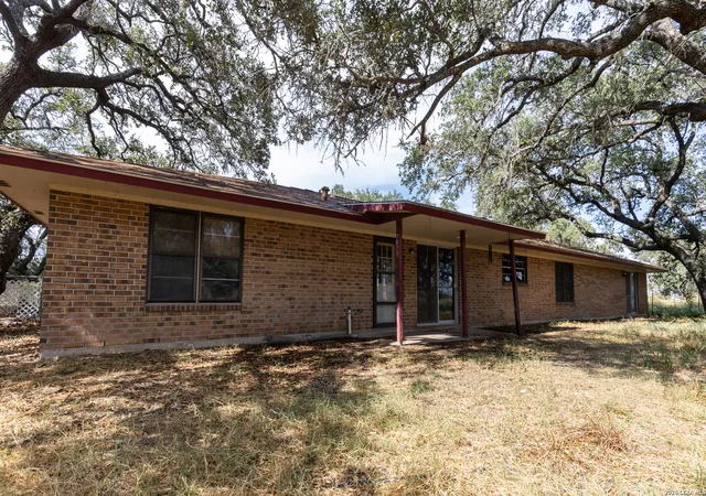 Photo 3 of Single family home for sale at 4118 Coughran Rd, Pleasanton, TX 78064 | MLS# 2008925 | Listing updated on 2026-09-06