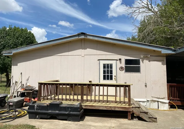 Photo 3 of Sale Pending at 104 N Walnut Way, Boerne, TX 78006 | MLS# 2008926 | Listing updated on 2026-08-27