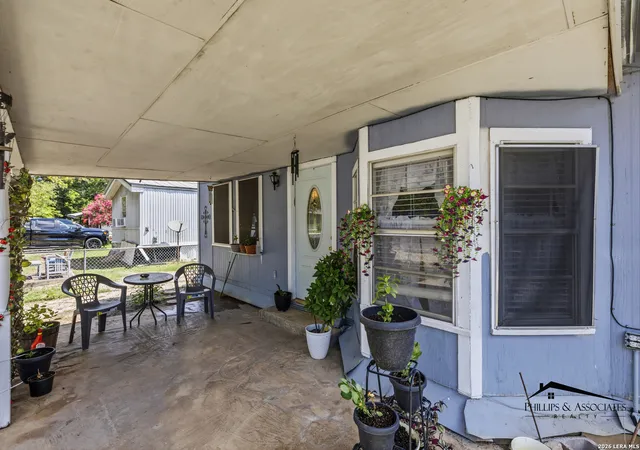 Photo 3 of Single family home for sale at 1709 Avenue E, Hondo, TX 78861 | MLS# 2008968 | Listing updated on 2026-10-07
