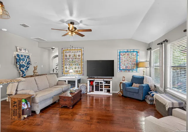 Photo 4 of Sale Pending at 9910 Shetland Gate, San Antonio, TX 78254 | MLS# 2008977 | Listing updated on 2026-09-16