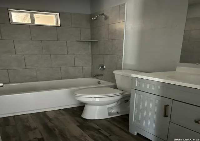 Photo 3 of Multi family home for sale at 435 N San Horacio Ave, San Antonio, TX 78228 | MLS# 2008994 | Listing updated on 2026-09-10