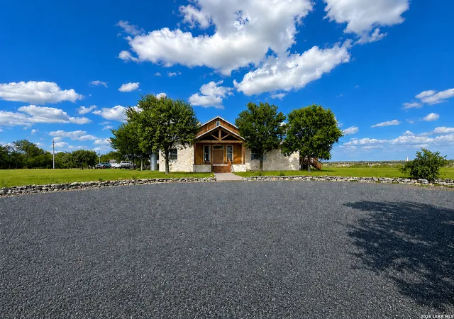 2nd image of 1440 W Klein Rd, New Braunfels, TX 78130 | MLS# 2009004
