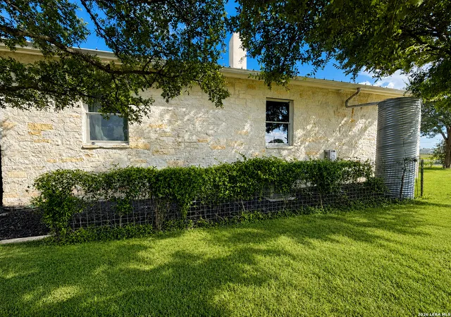 3rd image of 1440 W Klein Rd, New Braunfels, TX 78130 | MLS# 2009004