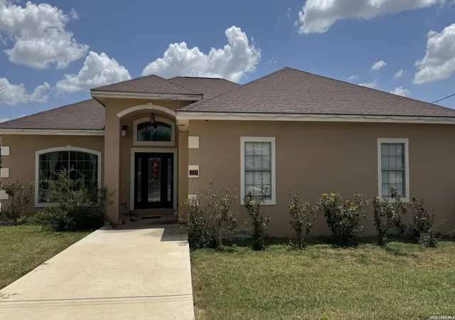 Photo 3 of Single family home for sale at 116 View Dr, Eagle Pass, TX 78852 | MLS# 2009032 | Listing updated on 2026-08-26
