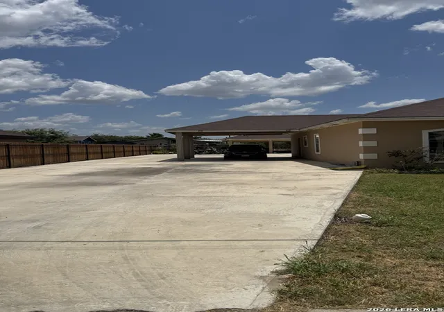 Photo 4 of Single family home for sale at 116 View Dr, Eagle Pass, TX 78852 | MLS# 2009032 | Listing updated on 2026-08-26