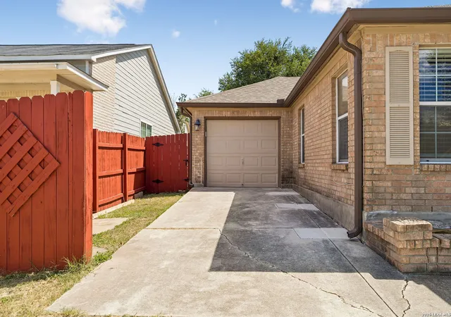 Photo 3 of Sale Pending at 6118 Joes Farm, San Antonio, TX 78244 | MLS# 2009033 | Listing updated on 2026-09-16