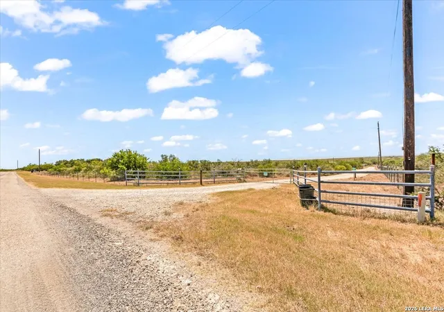 Photo 3 of Single family home for sale at 977 Private Road 1688, Moore, TX 78057 | MLS# 2009054 | Listing updated on 2026-09-11