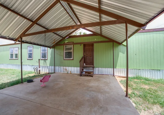Photo 3 of Single family home for sale at 419 S Loop 1604 W, San Antonio, TX 78221 | MLS# 2009060 | Listing updated on 2026-08-26