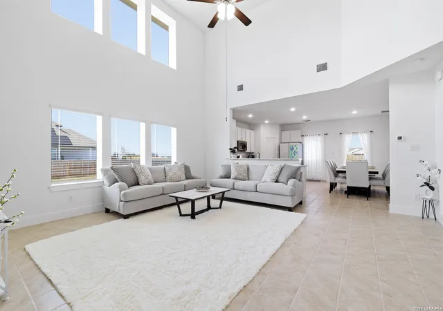 4th image of 3716 Isaac Dr, Seguin, TX 78155 | MLS# 2009066