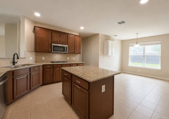 Photo 4 of Single family home for sale at 13911 Blakeville, Live Oak, TX 78233 | MLS# 2009072 | Listing updated on 2026-09-23