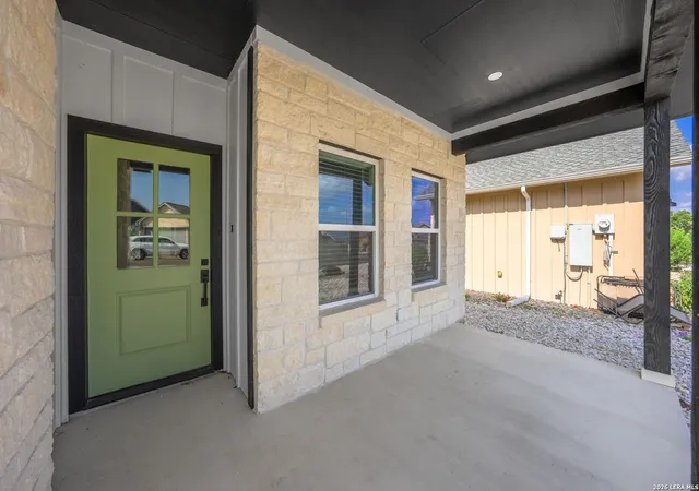 Photo 2 of Single family home for sale at 1012 Creswell Ln, Kerrville, TX 78028 | MLS# 2009088 | Listing updated on 2026-09-08