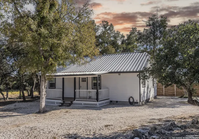 2nd image of 1627 Forest Lake Dr, Spring Branch, TX 78070 | MLS# 2009092