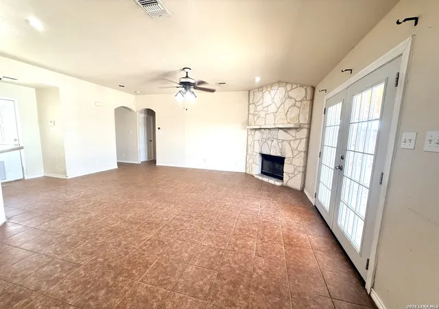 4th image of 116 Palomino Trail, Natalia, TX 78059 | MLS# 2009111