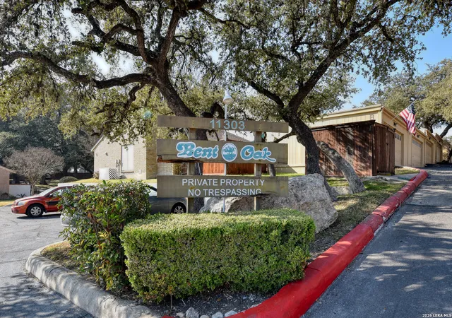 3rd image of 11303 Vance Jackson Rd, San Antonio, TX 78230
