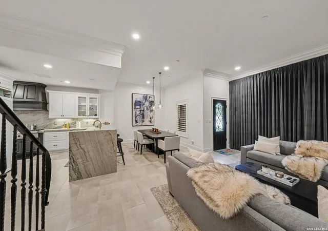 4th image of 123 Eaton St #102, Alamo Heights, TX 78209 | MLS# 2009146