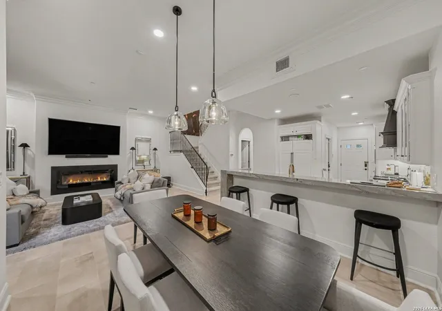 5th image of 123 Eaton St #102, Alamo Heights, TX 78209 | MLS# 2009146