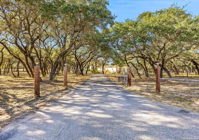 Photo 3 of Single family home for sale at 797 Killarney Rd, Floresville, TX 78114 | MLS# 2009159 | Listing updated on 2026-08-27