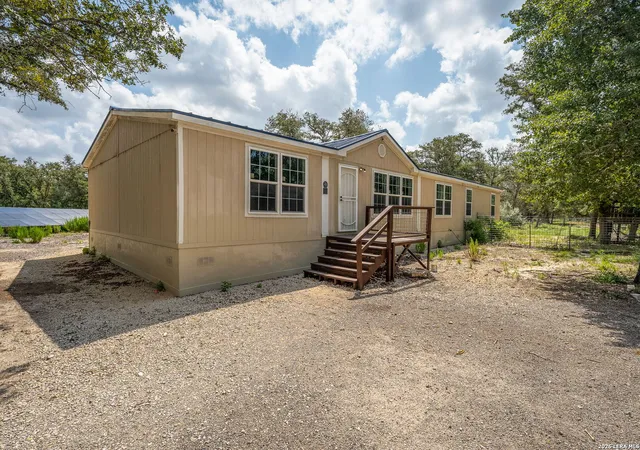 2nd image of 520 Turkey Tree Trl, Seguin, TX 78155 | MLS# 2009160