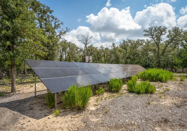 Photo 3 of Single family home for sale at 520 Turkey Tree Trl, Seguin, TX 78155 | MLS# 2009160 | Listing updated on 2026-09-18