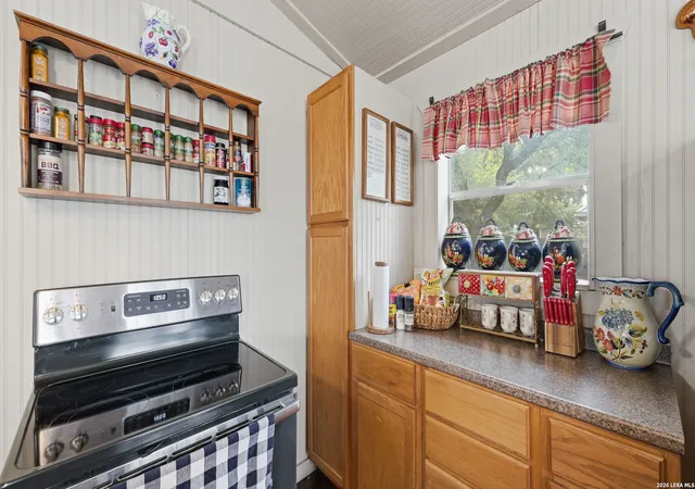 4th image of 326 Cedar Dr, Canyon Lake, TX 78133 | MLS# 2009161