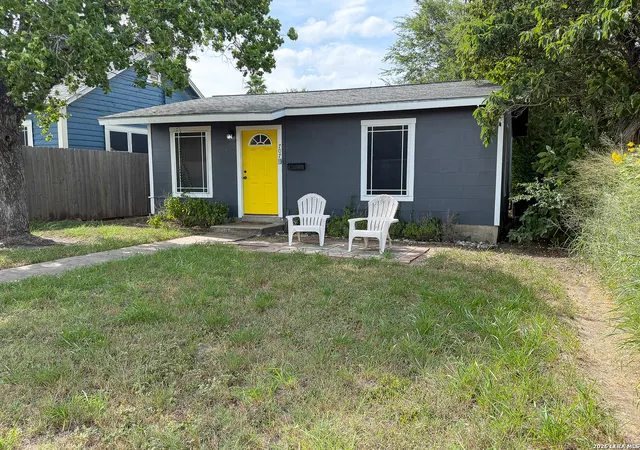 2nd image of 707 E Jones, Beeville, TX 78102 | MLS# 2009171