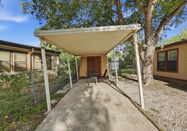 Photo 3 of Single family home for sale at 8561 Braewick Dr, San Antonio, TX 78239 | MLS# 2009189 | Listing updated on 2026-08-27