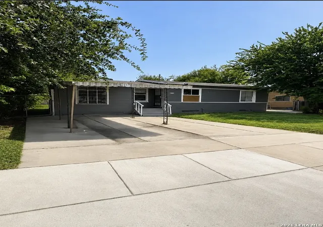 Photo 1 of Sale Pending at 111 Wake Forrest Dr, San Antonio, TX 78228 | MLS# 2009193 | Listing updated on 2026-09-11