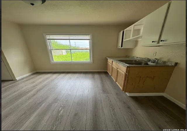 Photo 3 of Sale Pending at 111 Wake Forrest Dr, San Antonio, TX 78228 | MLS# 2009193 | Listing updated on 2026-09-11