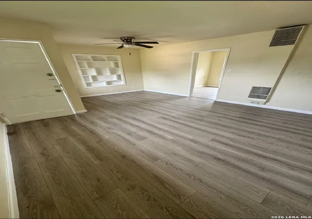 Photo 3 of Sale Pending at 111 Wake Forrest Dr, San Antonio, TX 78228 | MLS# 2009193 | Listing updated on 2026-09-11