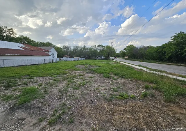 11th image of 223 Coleman St, San Antonio, TX 78208 | MLS# 2009199